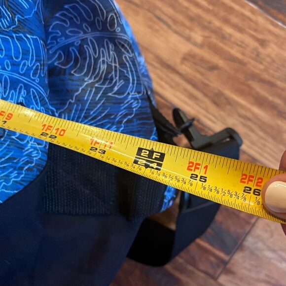 L.L. Bean Blue 🌺 Hawaiian Floral Duffel Bag - Picture 8 of 12